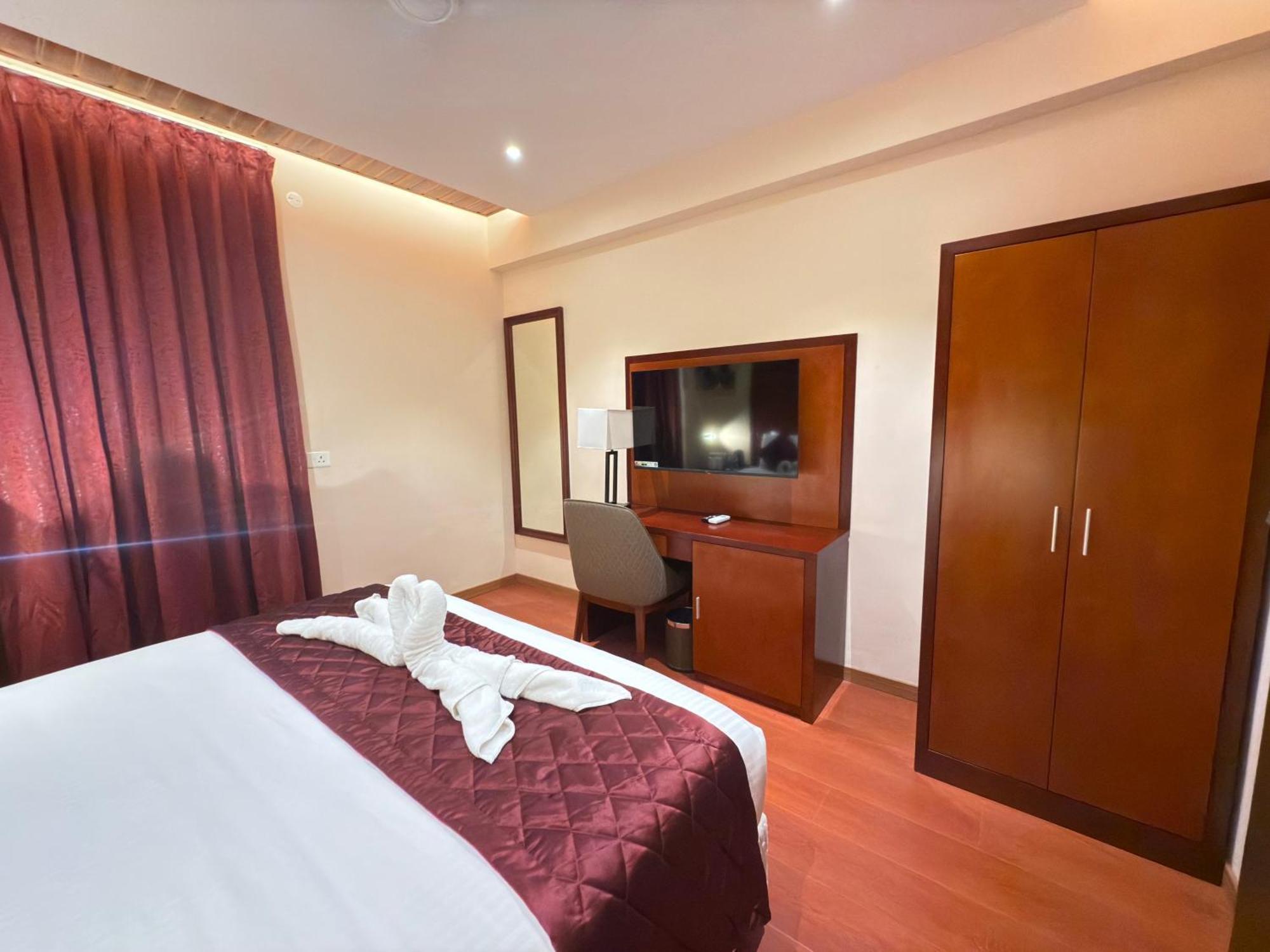 Park Avenue Hotel & Apartments Trichy Tiruchirappalli Екстериор снимка
