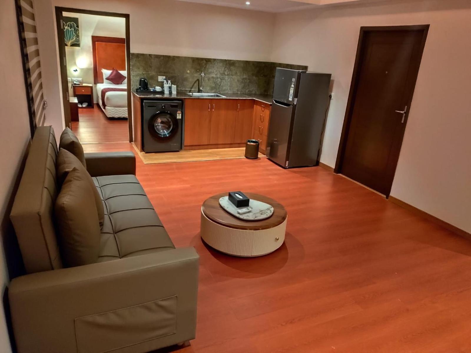 Park Avenue Hotel & Apartments Trichy Tiruchirappalli Екстериор снимка